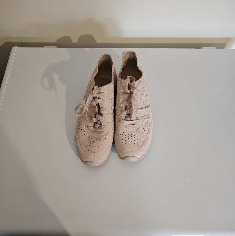 Beige/Pinkish Lace-Up Ugg Treadlite Sneakers So Soft And Comfortable